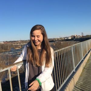 Meet your Posher, Nora